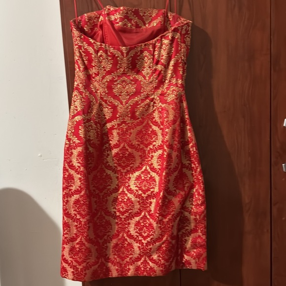 Red and gold dress - Picture 5 of 5